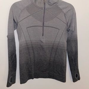 This grey size 14 ivivva pullover is perfect for athletes!